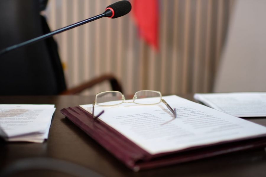 Обед по расписанию: юристы администрации признали решения Думы неправомочными