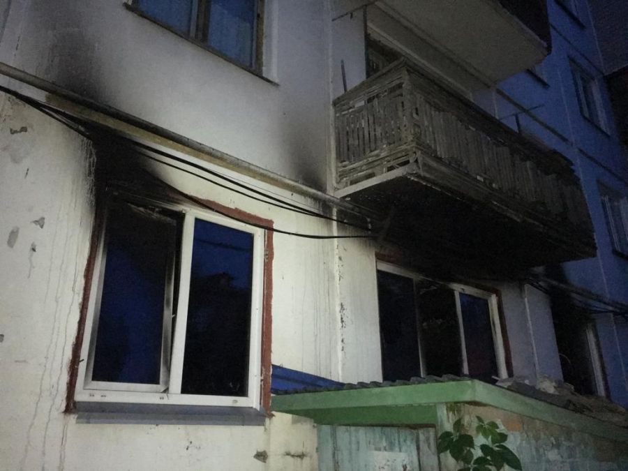 Взрыв бытового газа прогремел ночью в одной из многоэтажек Бийска 