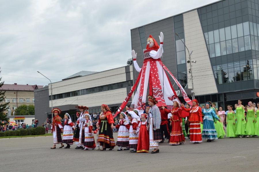 Петр Первый на юбилейном параде: «Бийск – это мой город!»