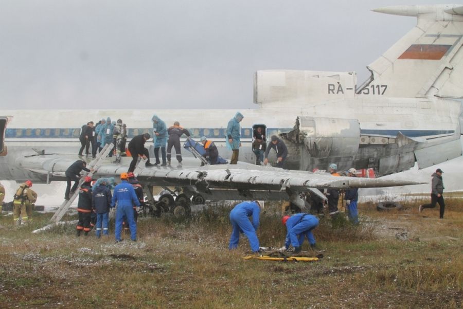 Какую помощь пассажирам рейса «Барнаул-Камрань» оказали алтайские медики 