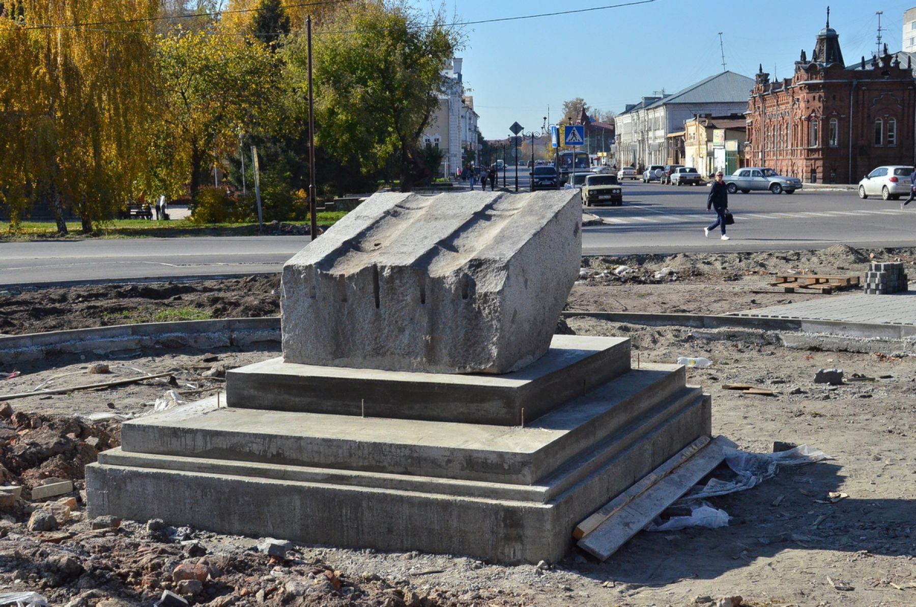 Новый сквер Бийской крепости обретает свои черты 