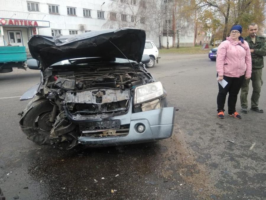 Столкновение на Яминской: скорая помощь увезла троих пострадавших
