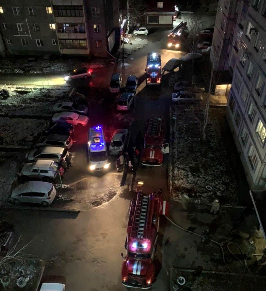 Ночной пожар: в Бийске на улице Трофимова сгорела квартира