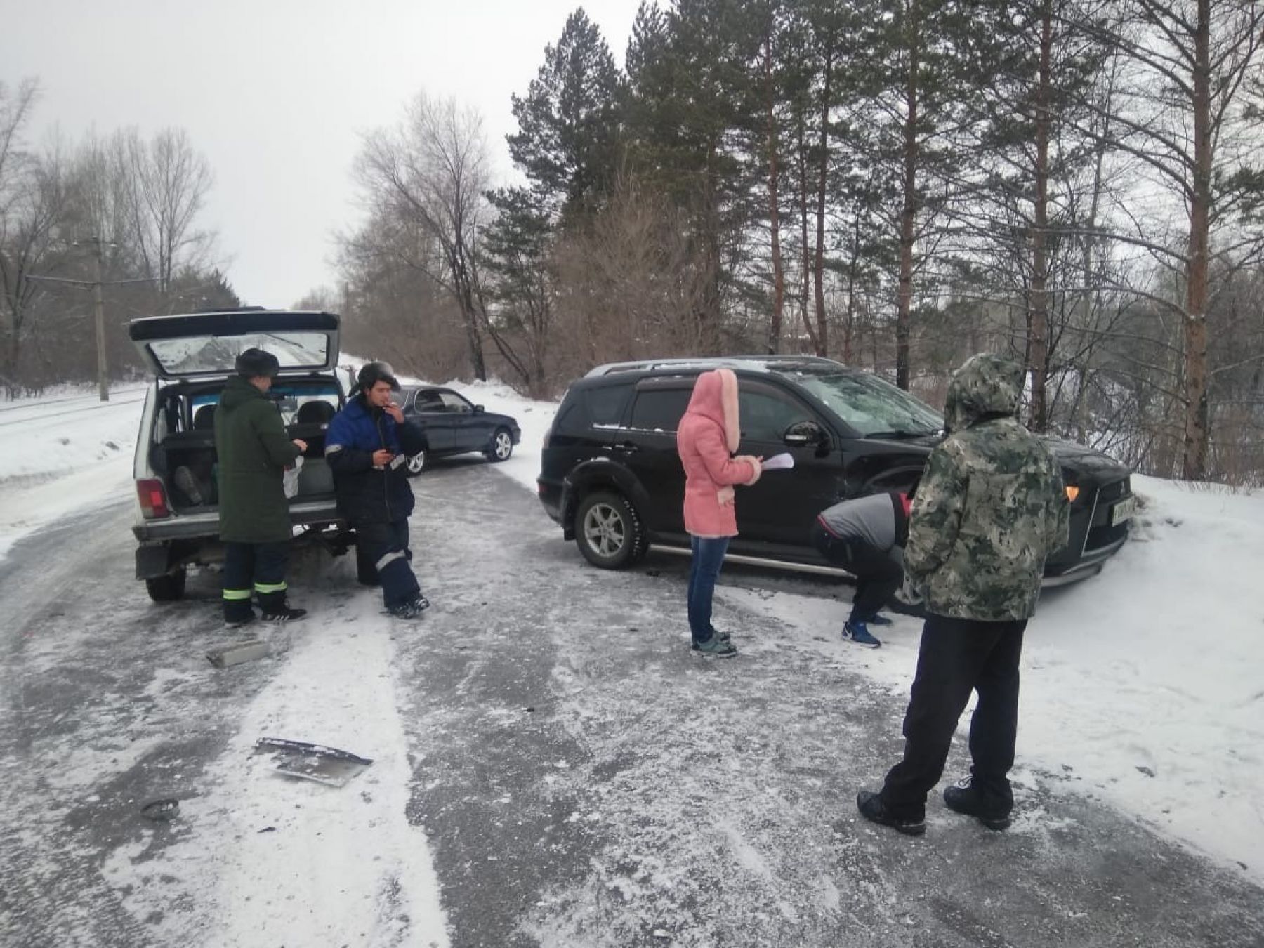 Метели и гололед спровоцировали сразу несколько аварий в окрестностях Бийска