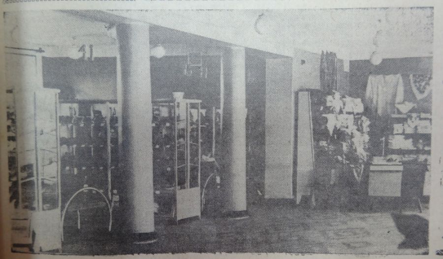 В магазине «Скороход», 70-е годы