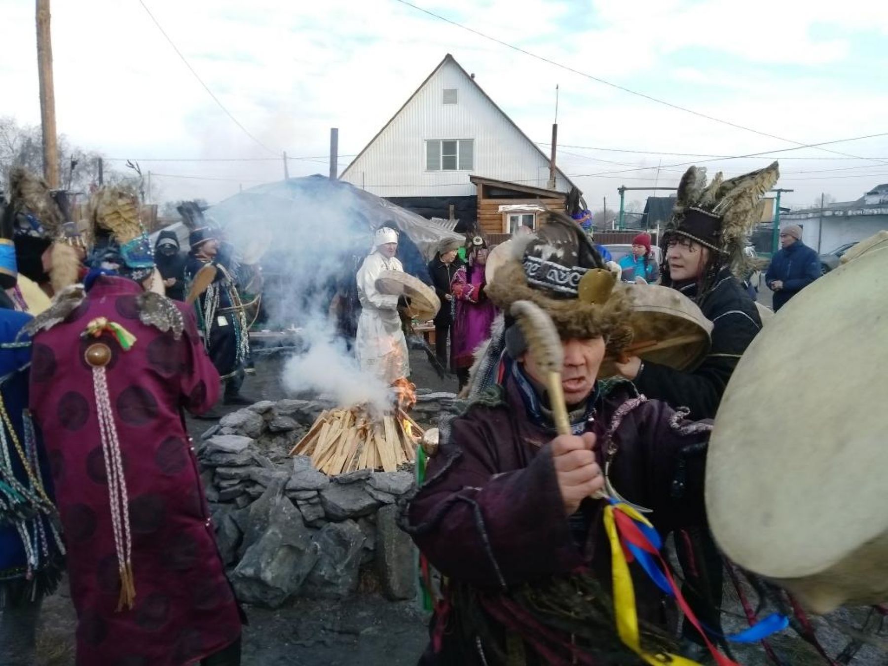 Шаманы «Адыг-Ээрен - Дух Медведя»