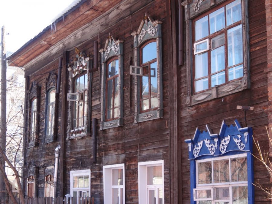В Бийске отремонтируют крышу старинного дома купца Васенёва на улице Озёрной