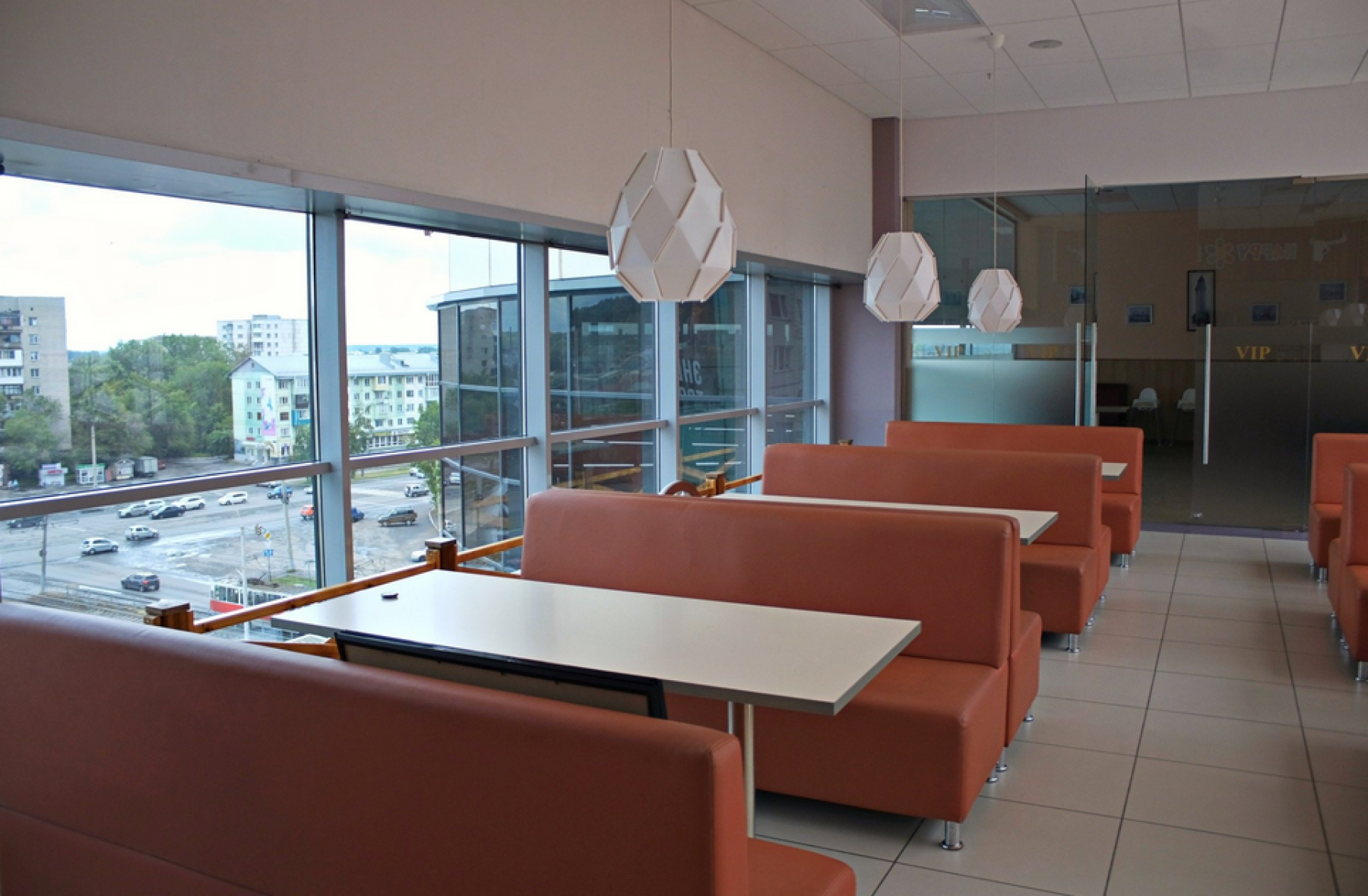 Половина здания в простое: как сфера развлечений переживает период ограничений