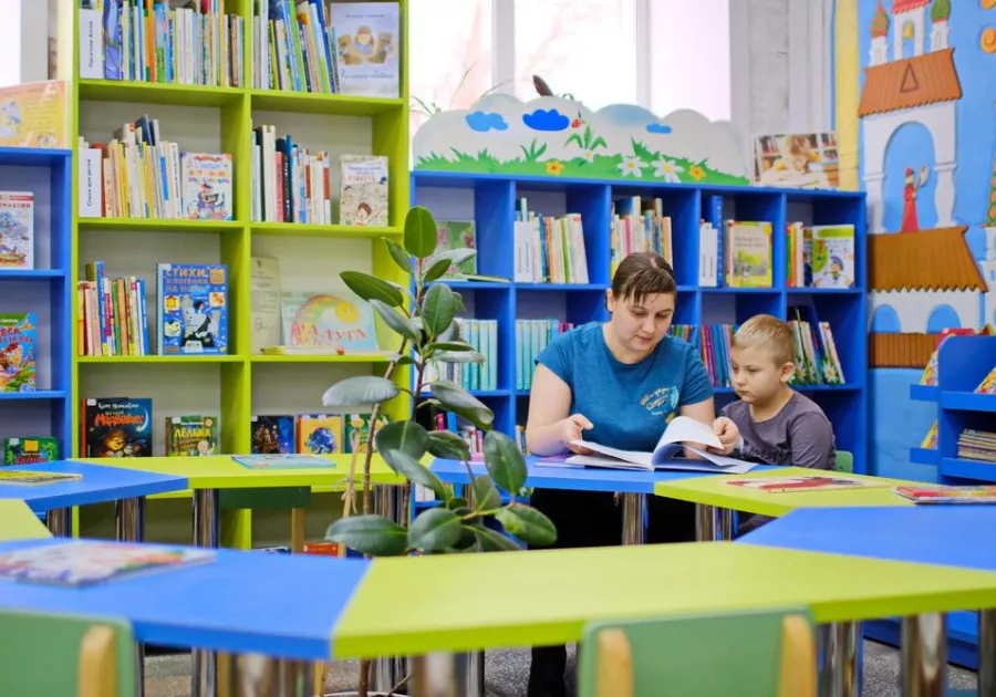 Семейная библиотека в контакте. Библиотека семейного чтения Бийск. Семейное чтение в библиотеке. Детская библиотека Бийск. Новая библиотека детская.