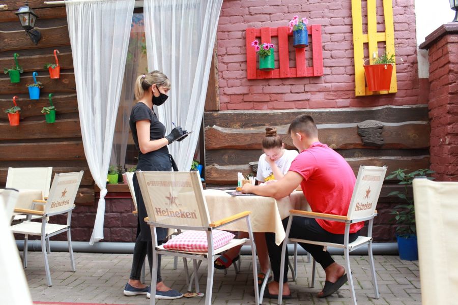 Они вернулись: какие летние кафе работают в Бийске и идут ли к ним посетители