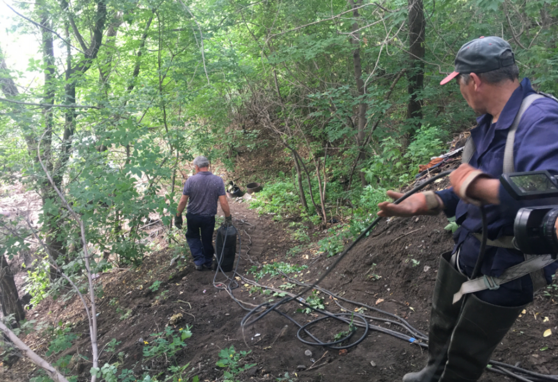 В воды Бии вылились отходы канализации, требуется очистка почвы