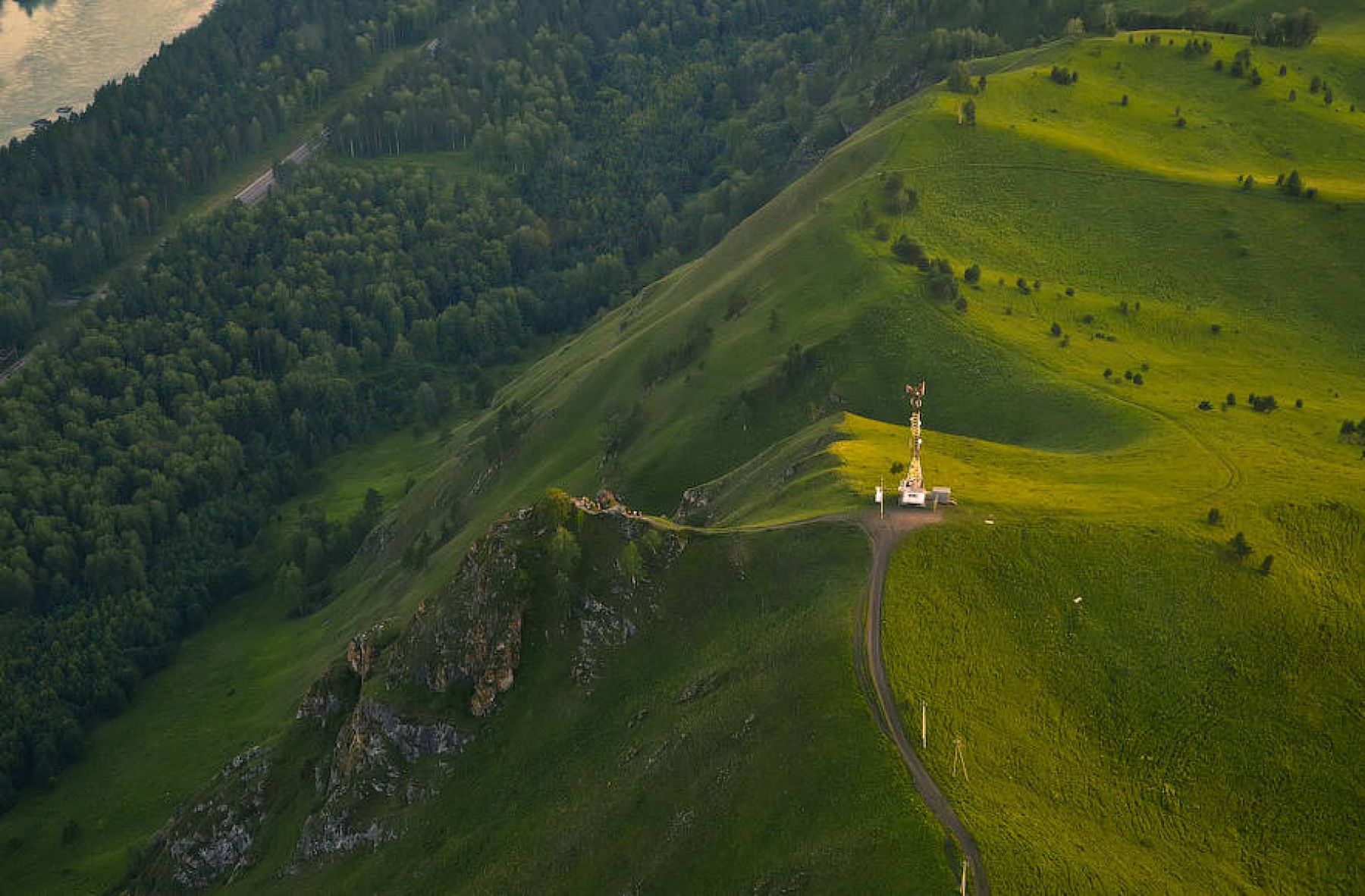 Панорама подъема на вершину. Фото: http://putevoditel-altai.ru/