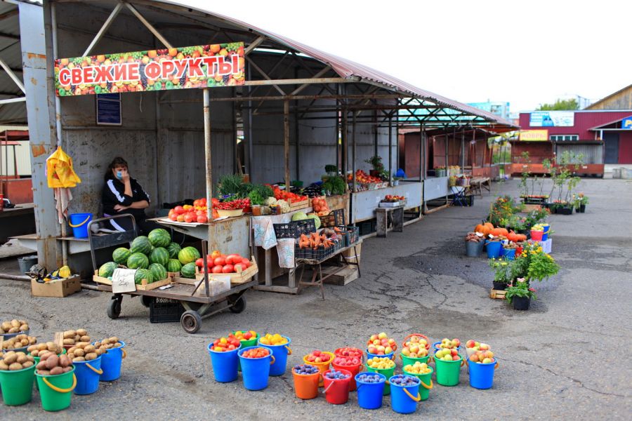 Какие овощи сейчас покупать на рынках Бийска, чтобы сэкономить 