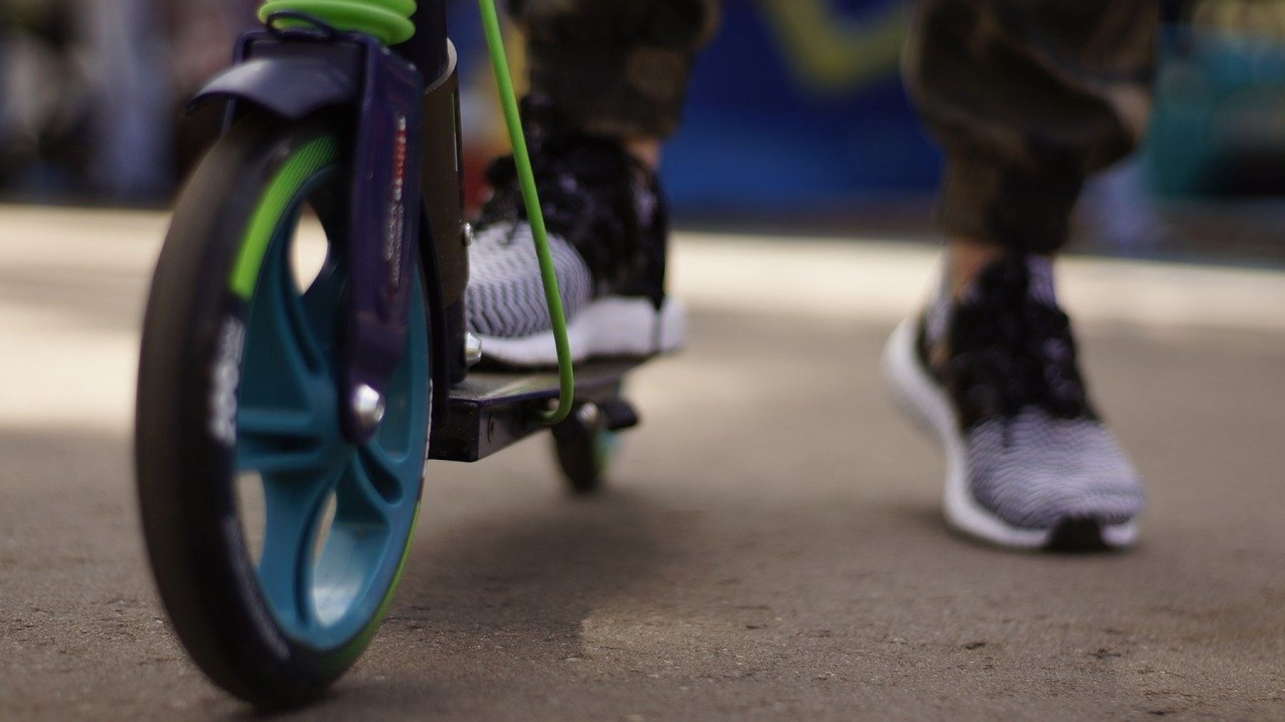 Новые поправки в ПДД: самокаты – тоже транспорт и ограничение скорости автобусов