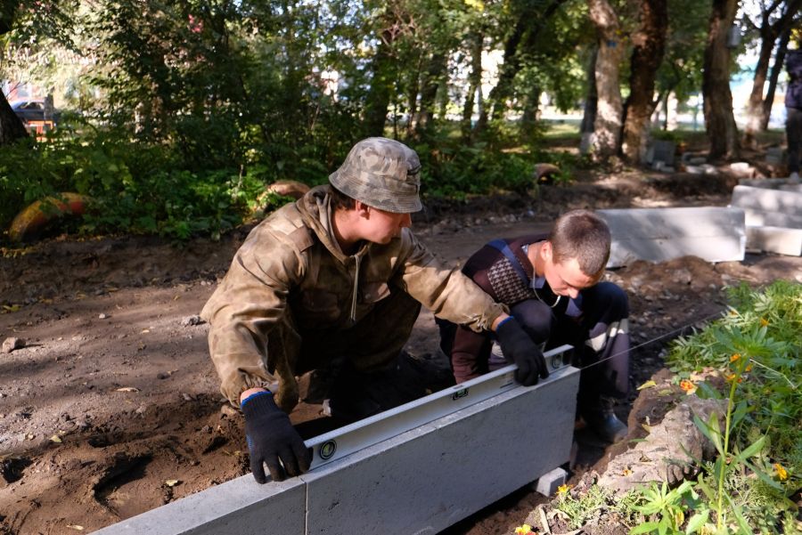 До середины октября: ситуация с ремонтом дворов в Бийске остается напряженной