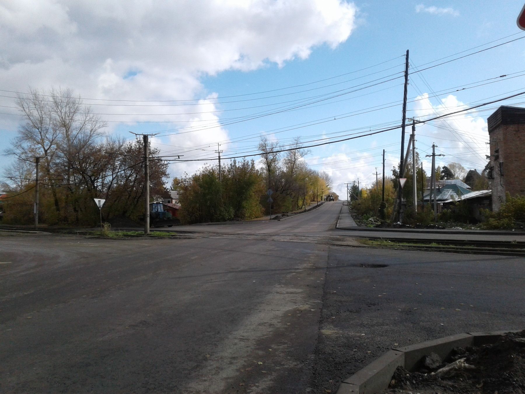 Как и прежде: после ремонта дороги в Заречье, вековая лужа осталась на месте