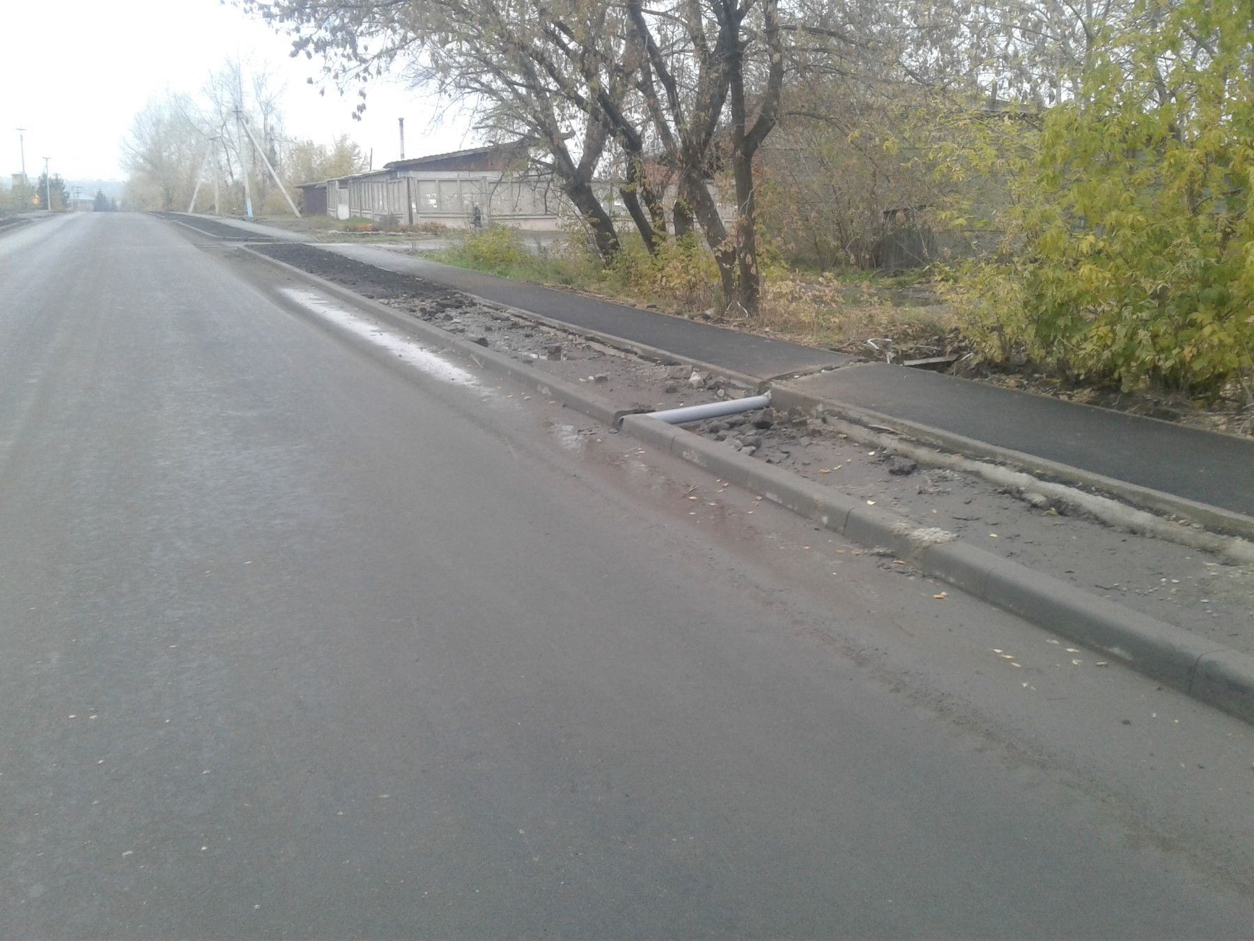 Бийские дорожники в Заречье сумели победить лужу