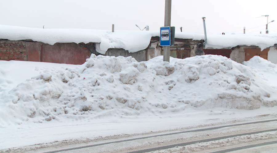 Опять зима не вовремя: почему власти Бийска никак не договорятся с дорожниками