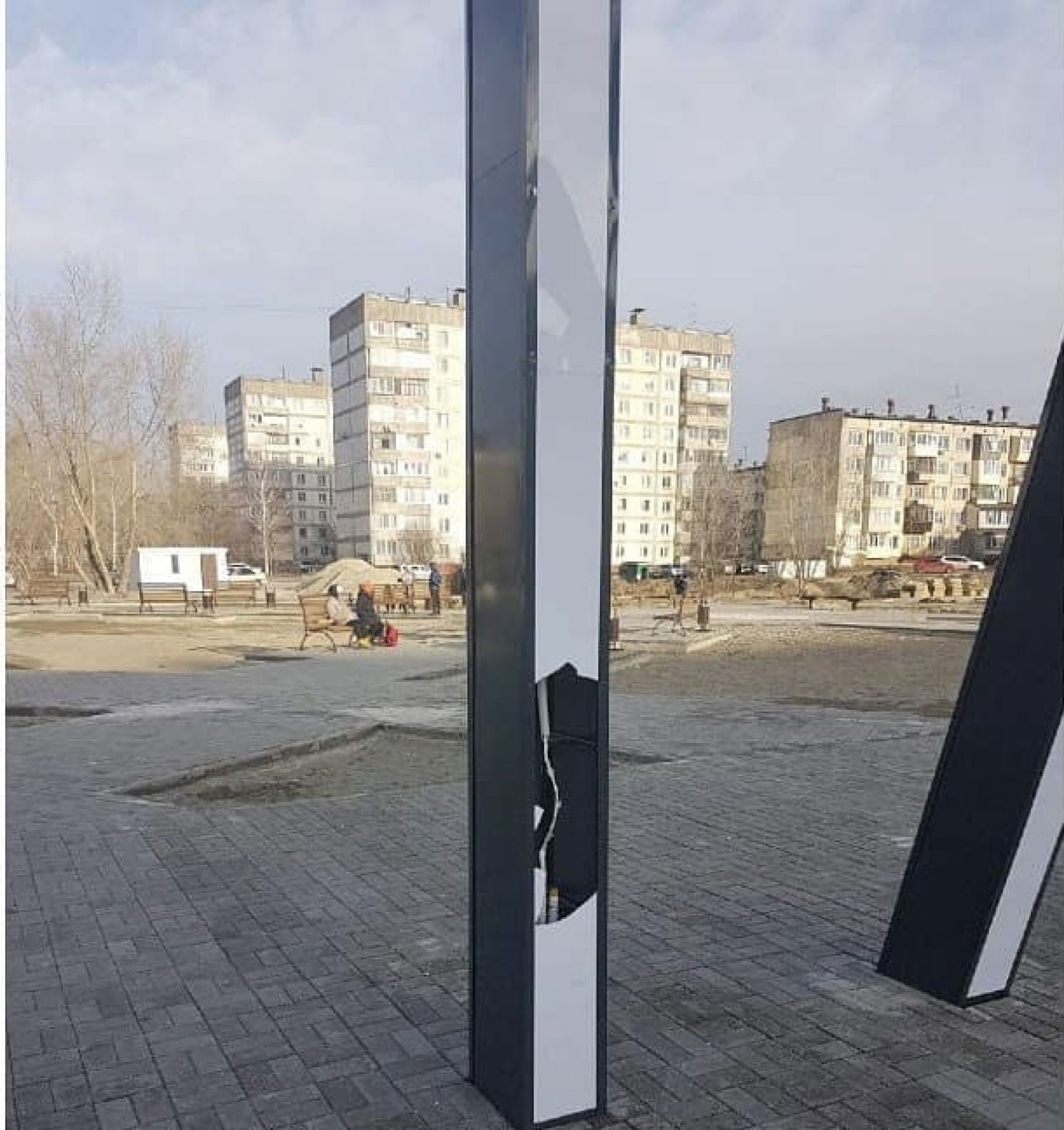 Строящийся за «Ривьерой» парк уже разрушают вандалы