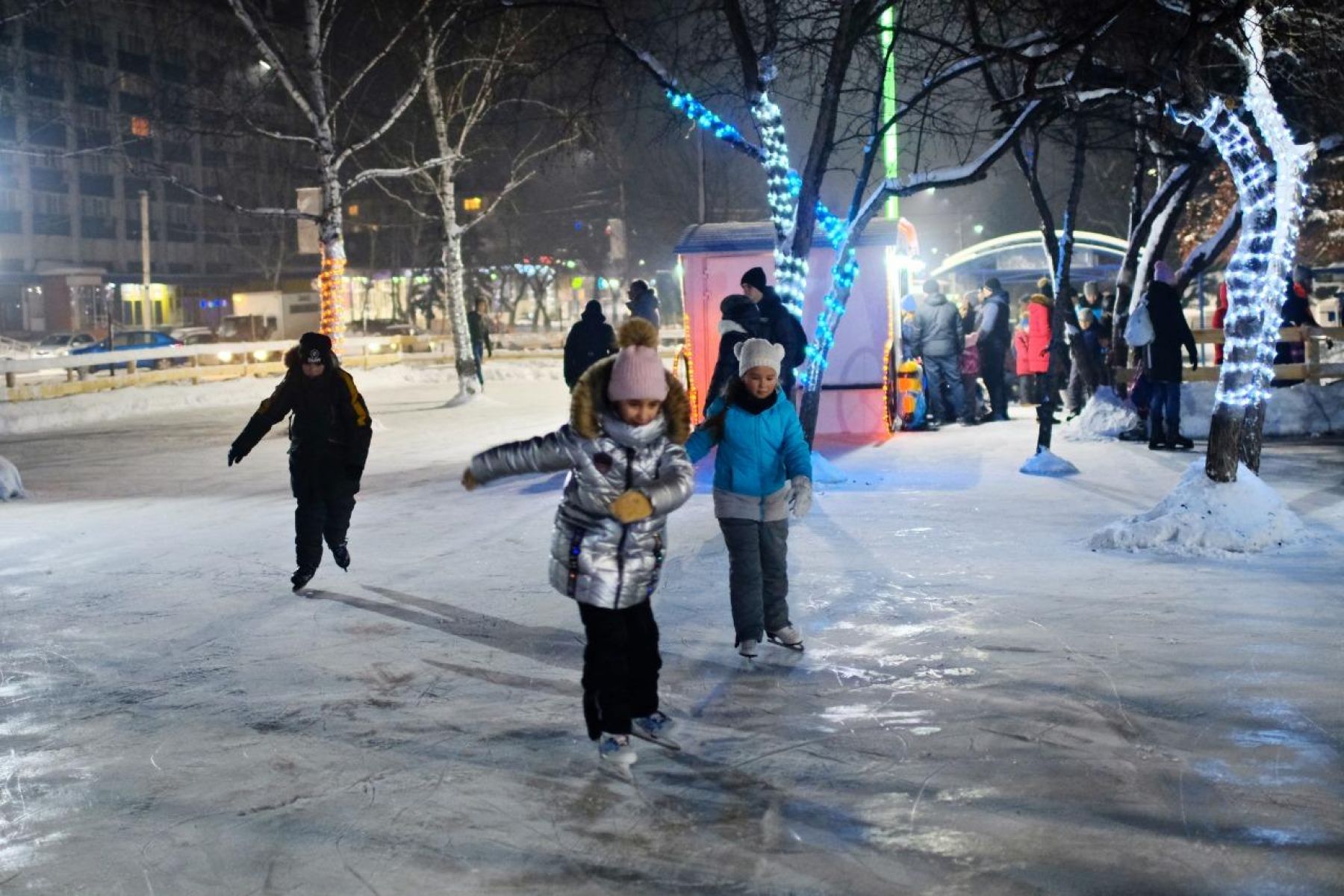 На Петровском бульваре в Бийске вновь зальют прогулочный каток