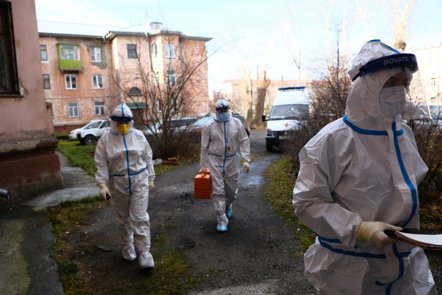 Скорая слушает: как "неотложка" Бийска работает с ковидными пациентами