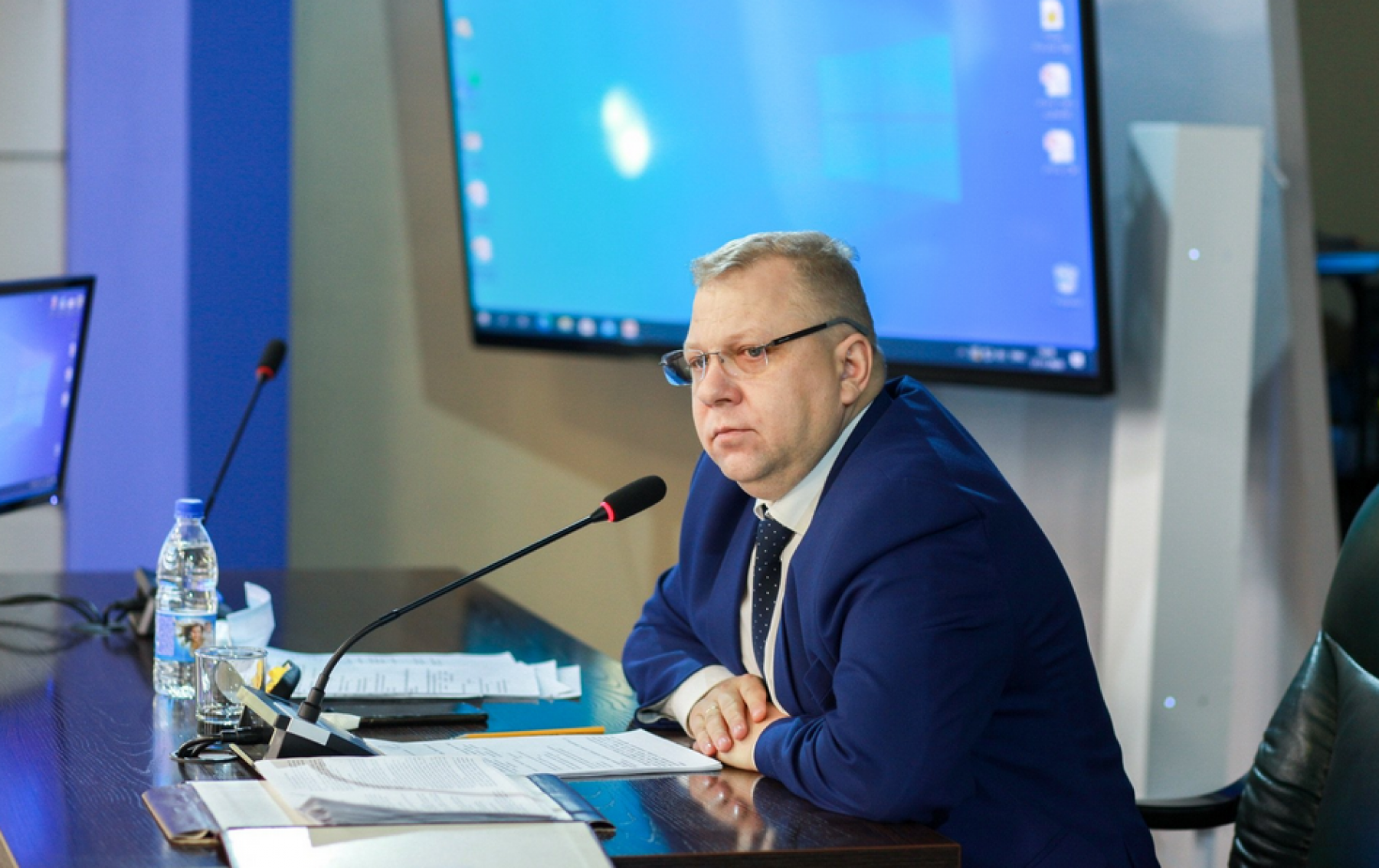 Депутаты Бийска просят мэрию очистить дороги от снега для проезда скорой помощи