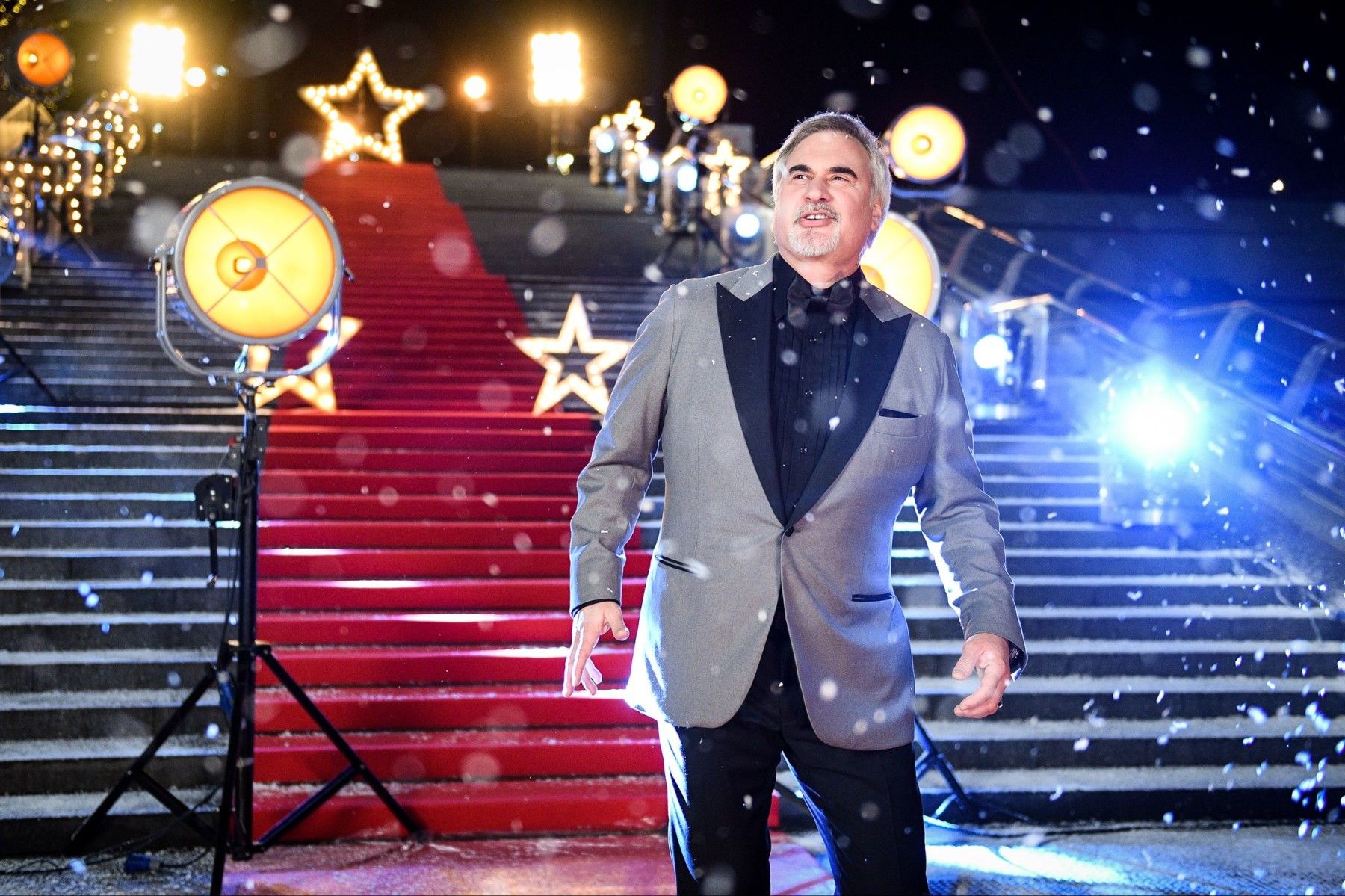 Голубой огонек по новому: стало известно, что покажут по телевизору на Новый год