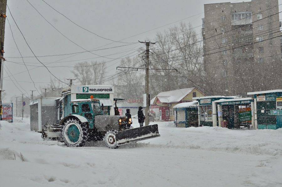 У бийских дорожников возникли проблемы с вывозом снега
