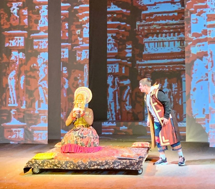 Почти новогодняя сказка о любви: бийский драмтеатр представил новый спектакль