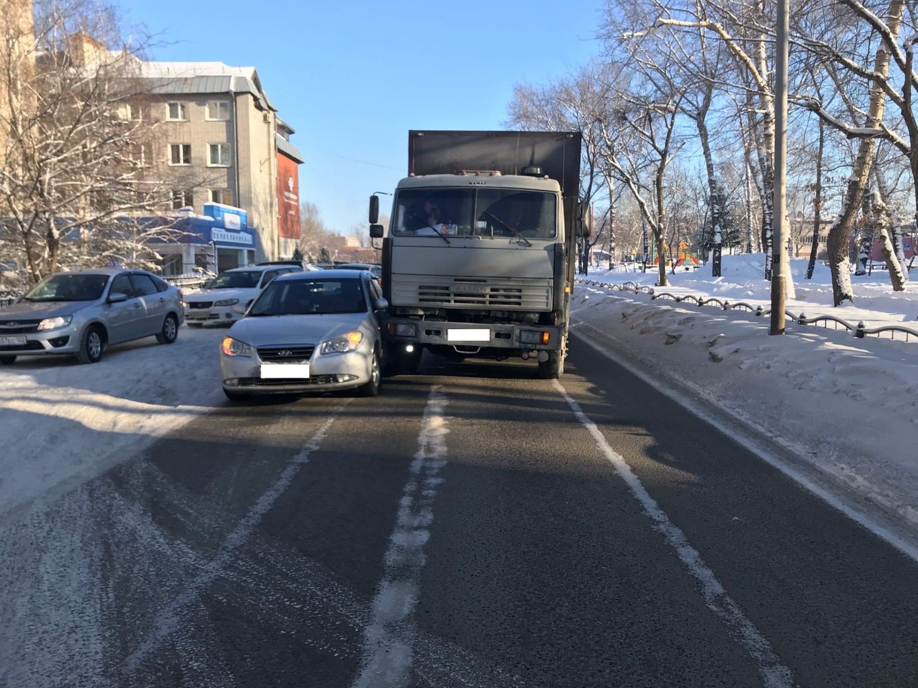 Странное совпадение: в Бийске на одной улице произошло сразу три ДТП