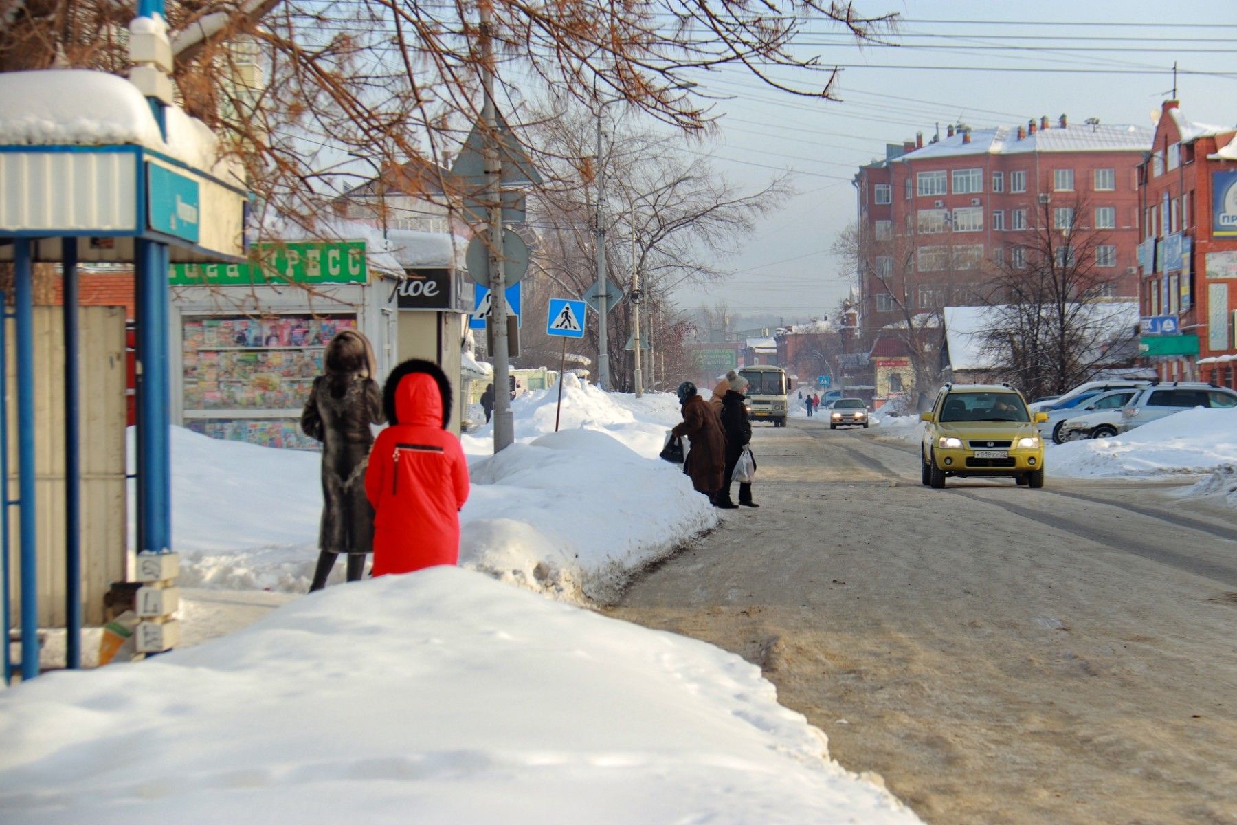 В Бийске определили подрядчика для очистки дорог от снега