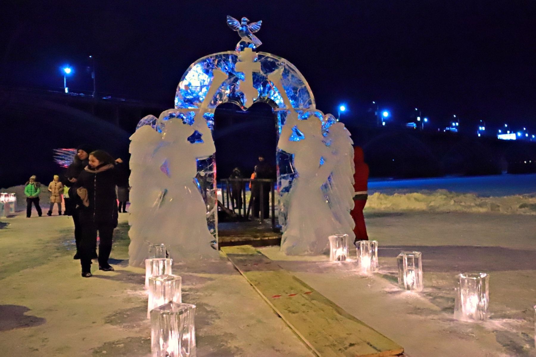 Бийску завидуют: красивейшие ледяные скульптуры вызывают восторг у жителей края 