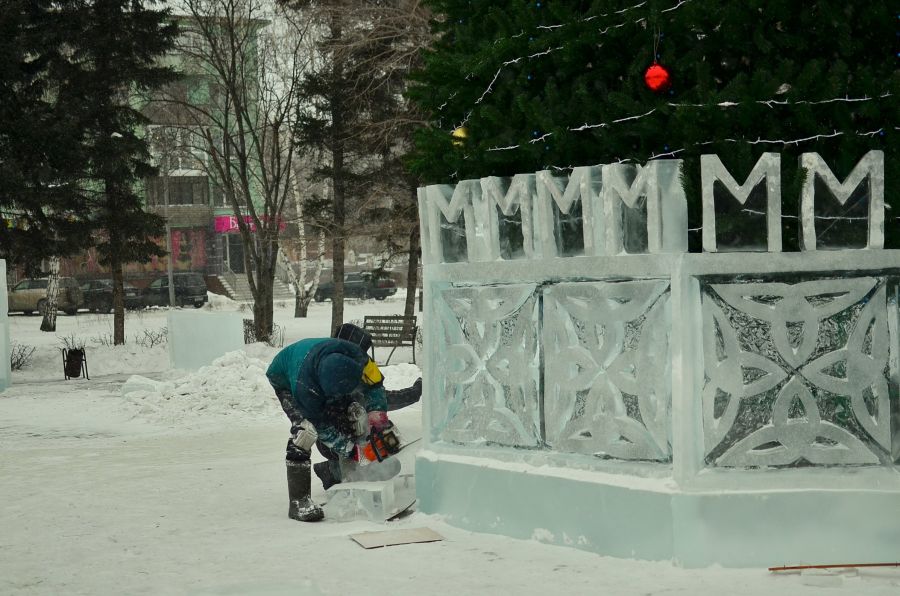 Бийску завидуют: красивейшие ледяные скульптуры вызывают восторг у жителей края 