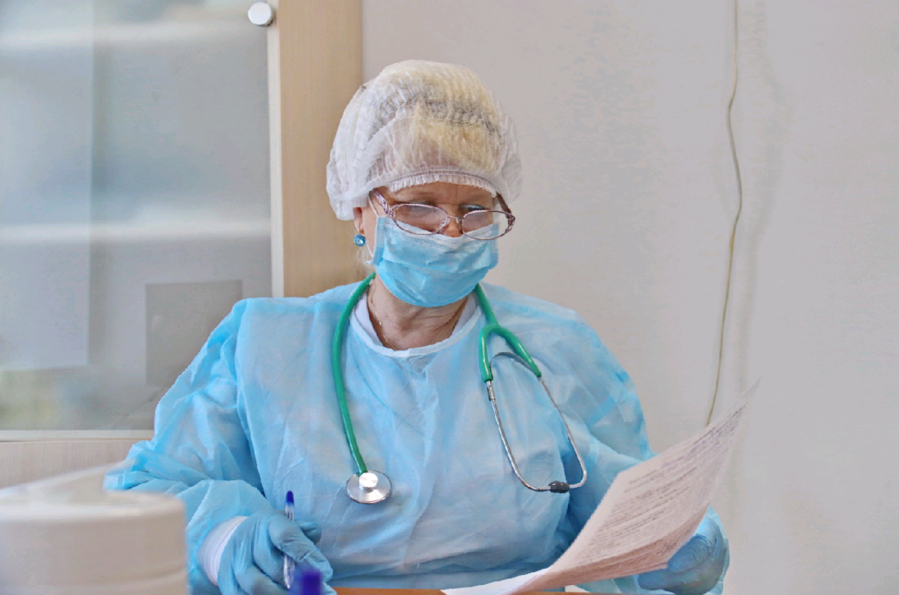 В Бийске на прививку от коронавируса женщины решаются в три раза чаще мужчин