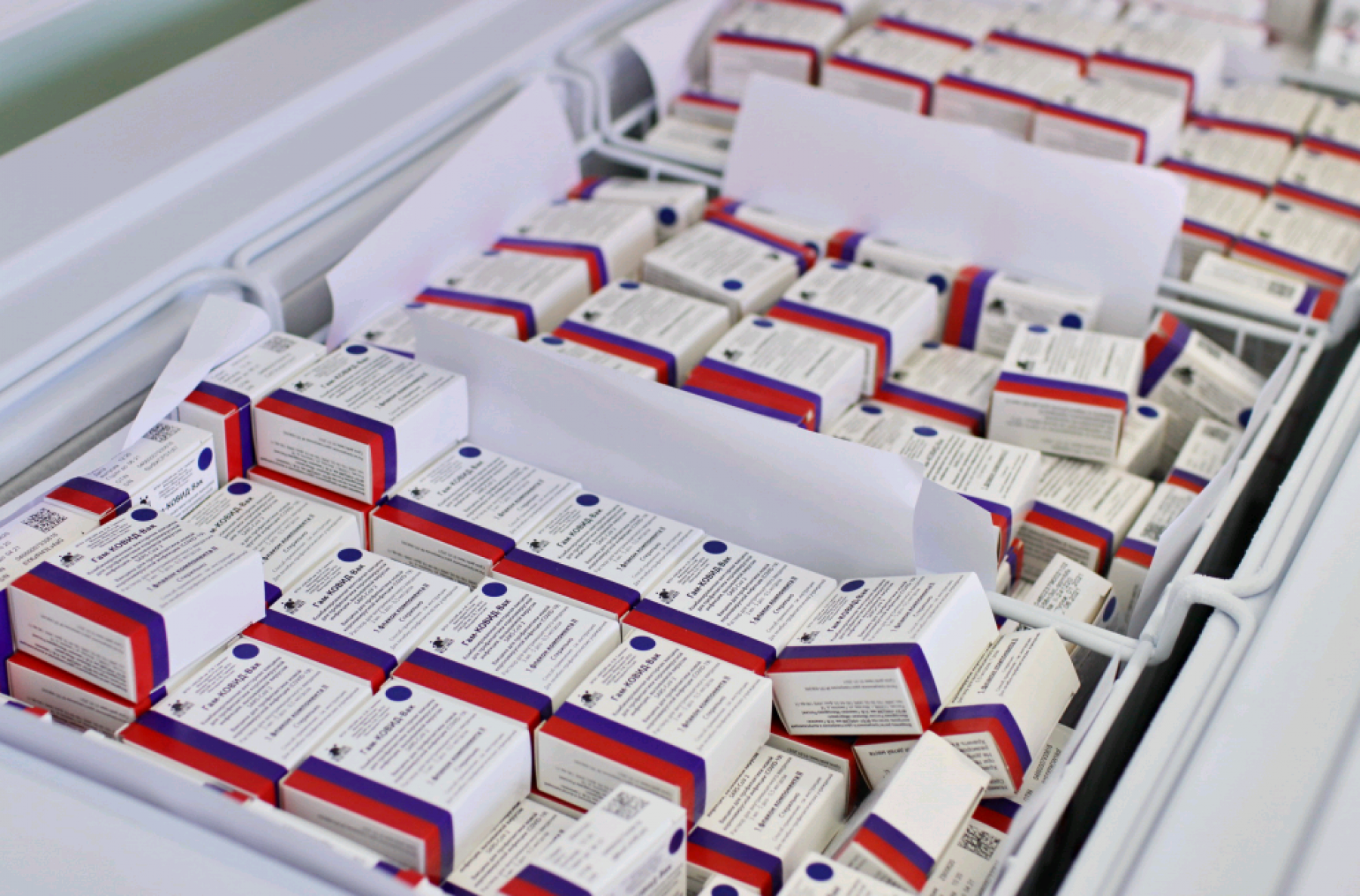 В Бийске на прививку от коронавируса женщины решаются в три раза чаще мужчин