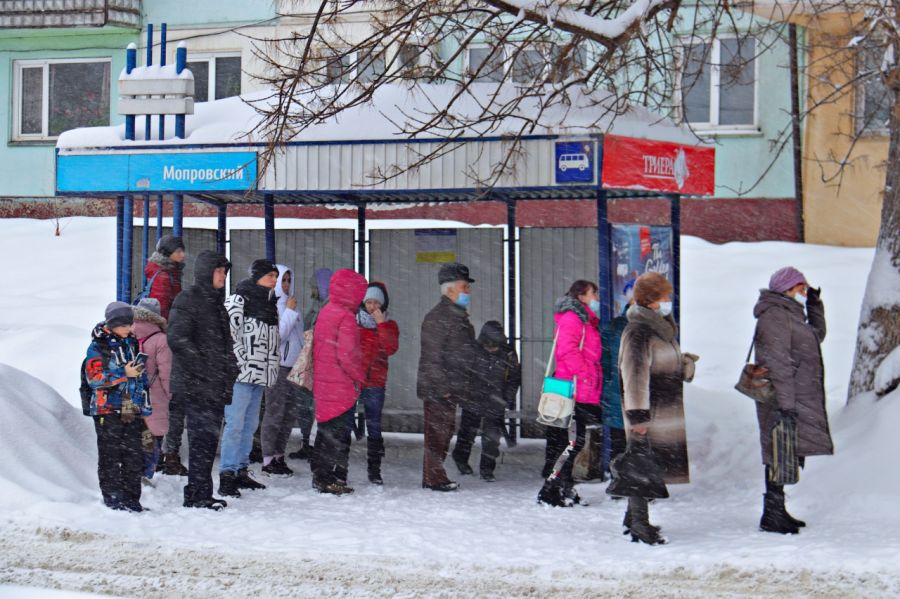 Из-за дорожного коллапса в Бийске автобусы выходят на линию с опозданием