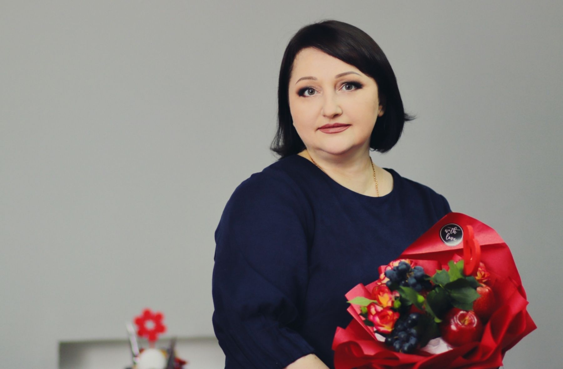 Бийчанка Лариса Чернышёва создает букеты из конфет, фруктов и даже сыров