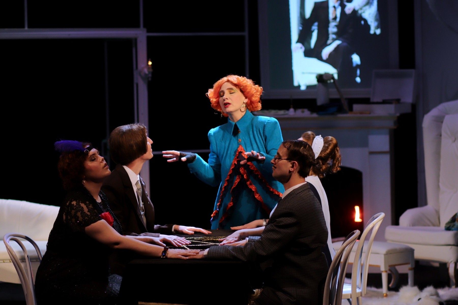 В Бийском драмтеатре поставили очень необычный спектакль «Неугомонный дух»