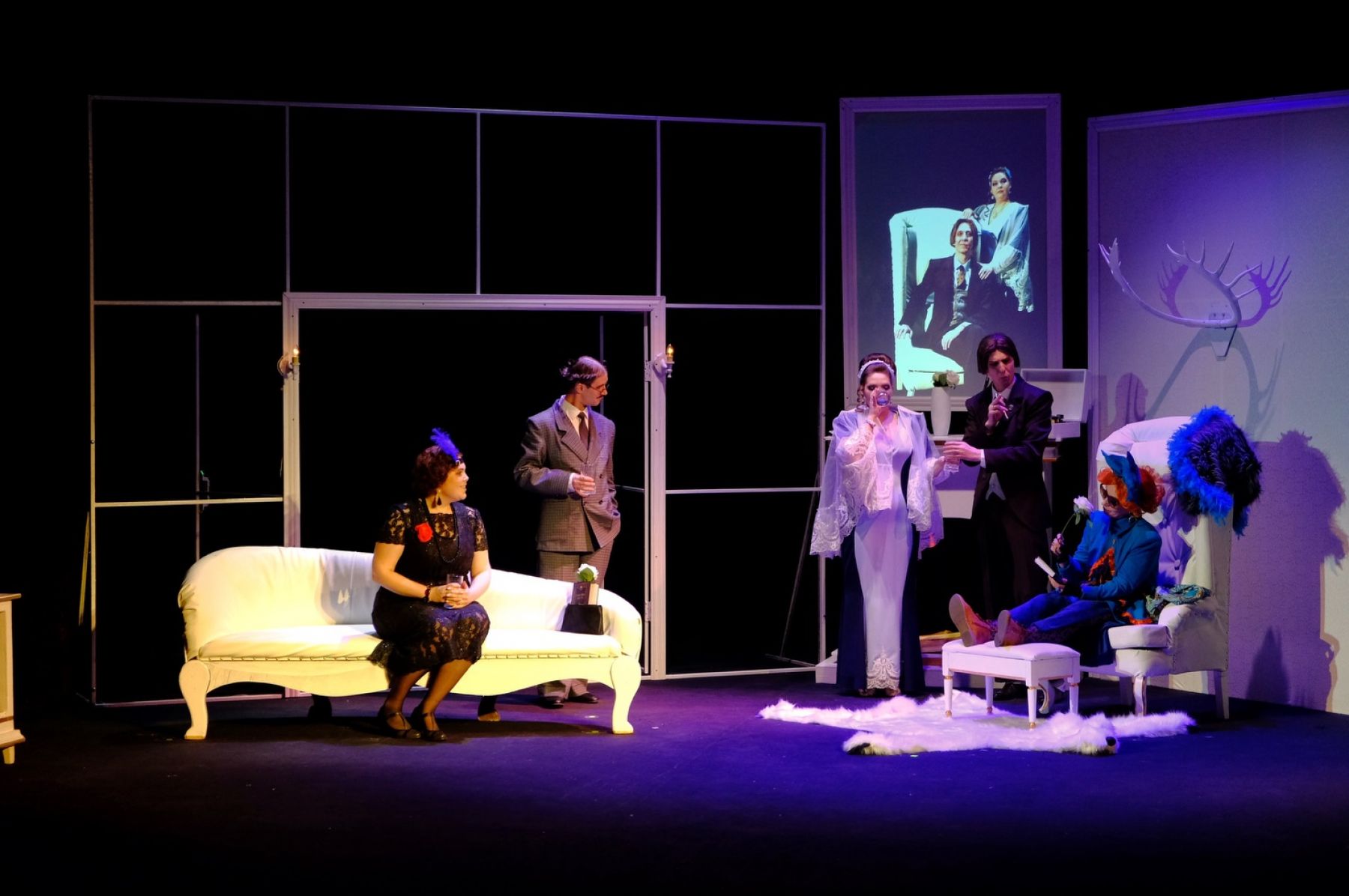 В Бийском драмтеатре поставили очень необычный спектакль «Неугомонный дух»