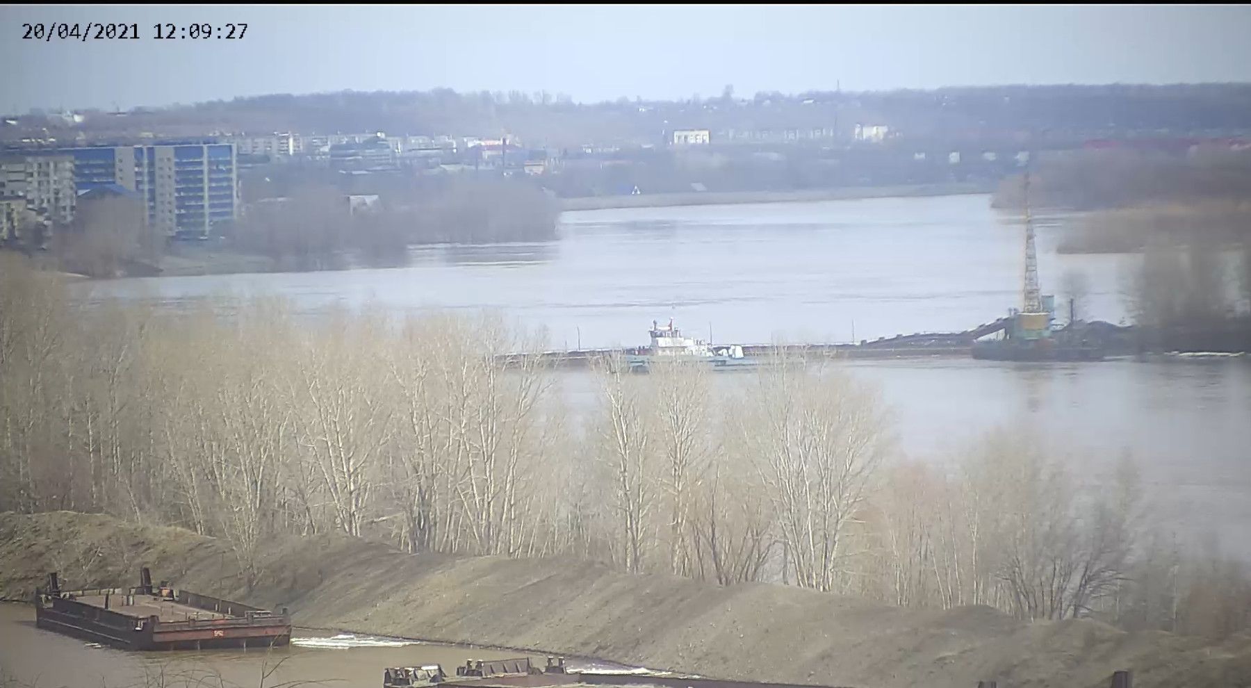 Понтонный мост собирают в Бийске после пропуска ледохода