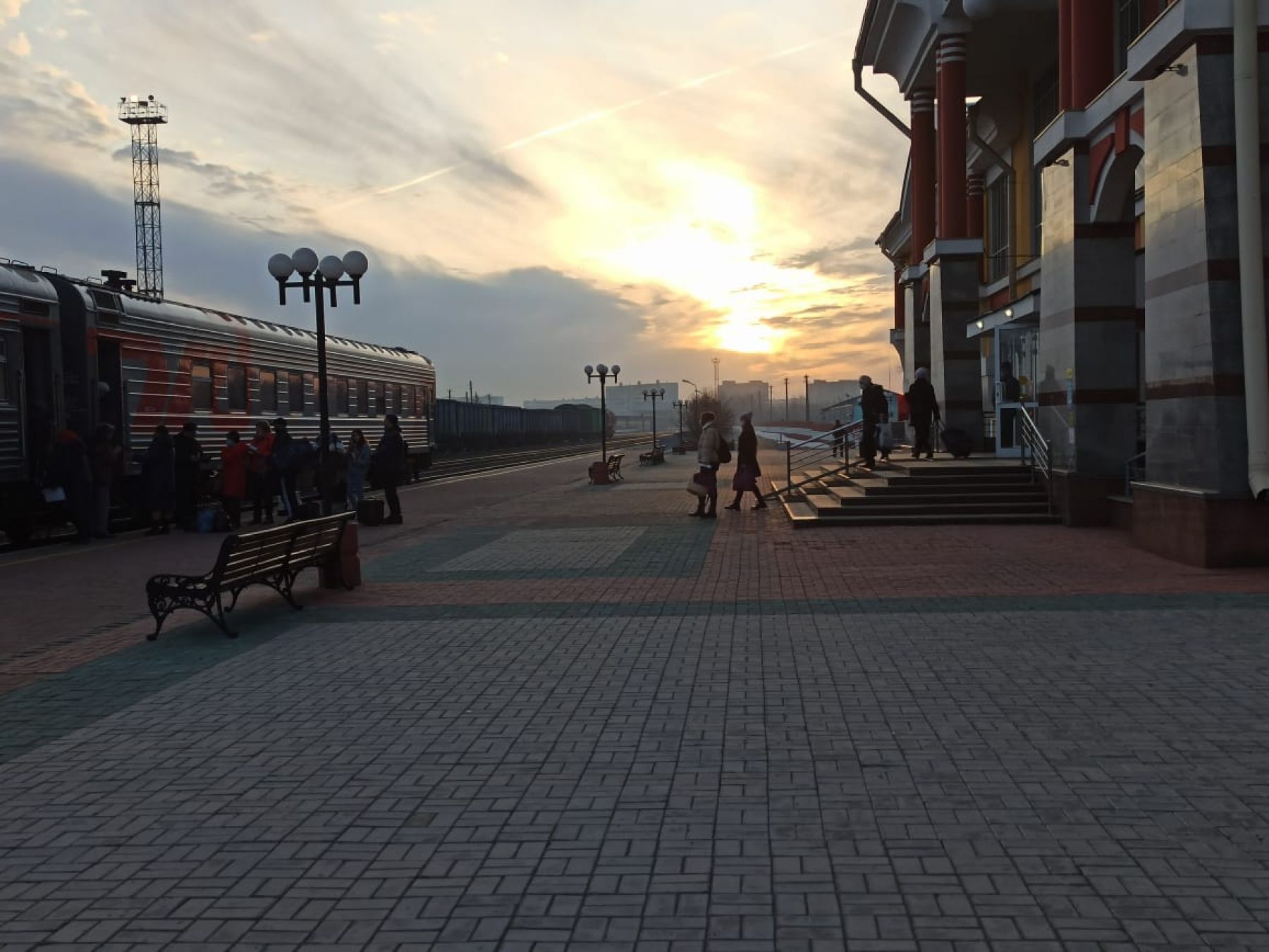 Скорый поезд Бийск - Барнаул ходит ежедневно