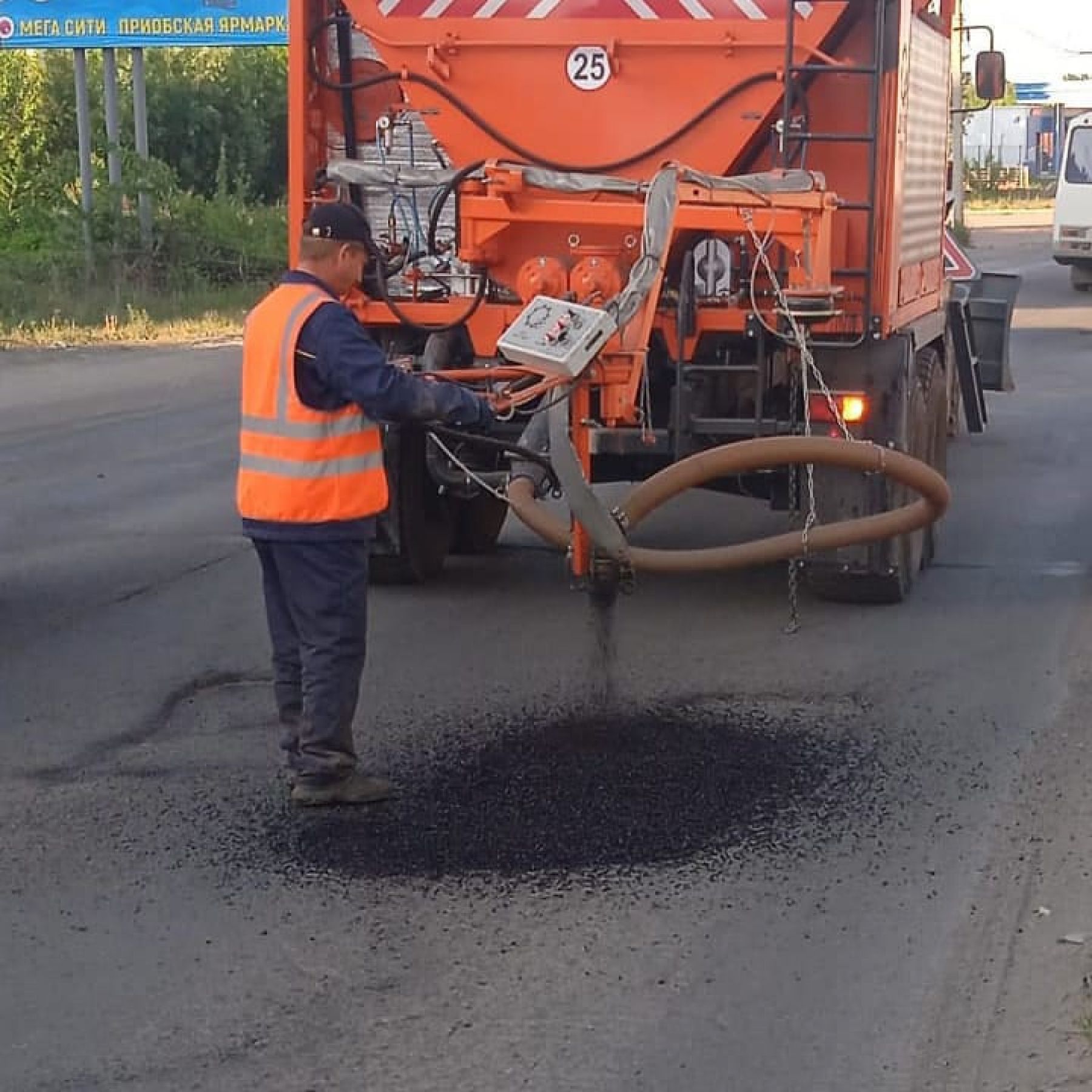 Война с ямами: на какие участки дорог города бийчане просят обратить внимание
