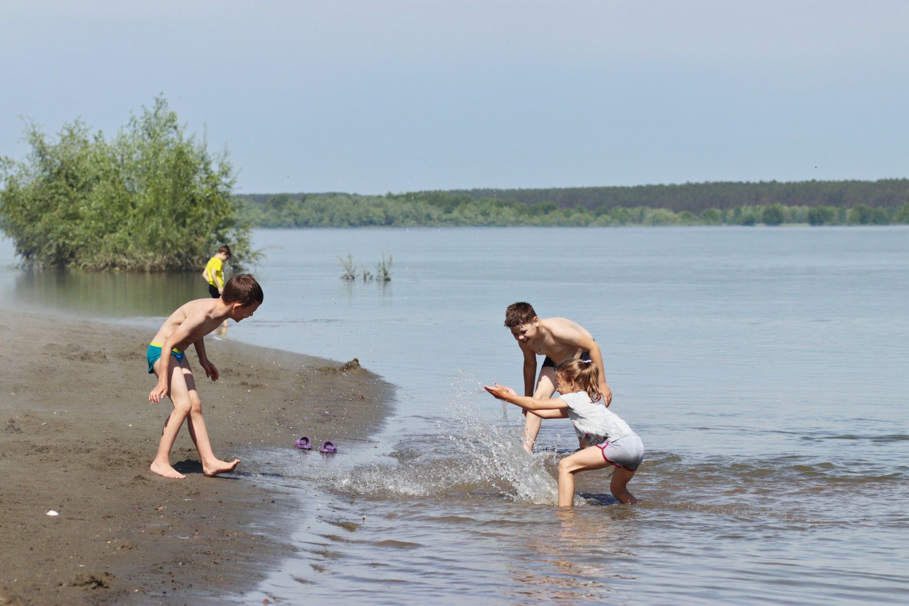 Бийчане, несмотря на запреты, открыли пляжный сезон