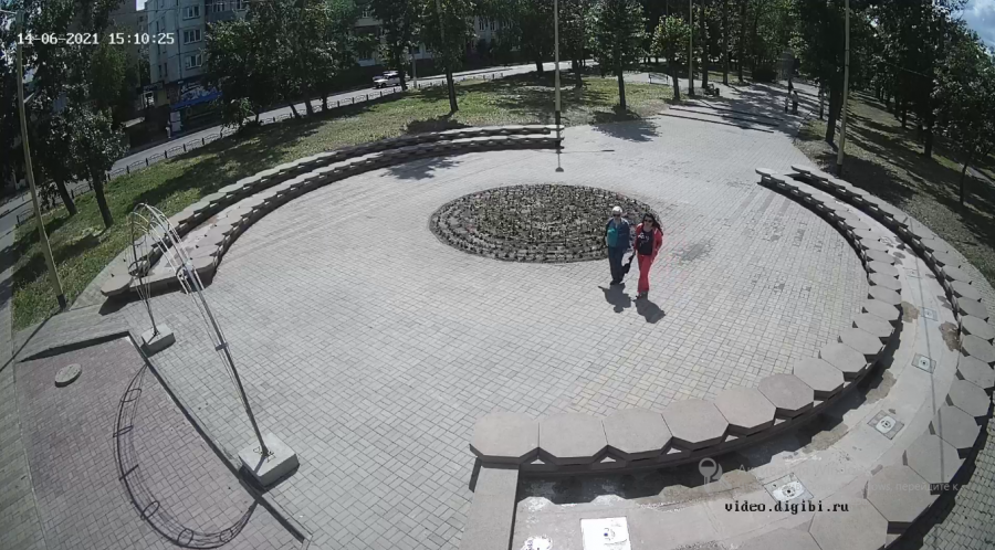 Бийчане недоумевают, почему новый фонтан в парке Вали Максимовой не работает 