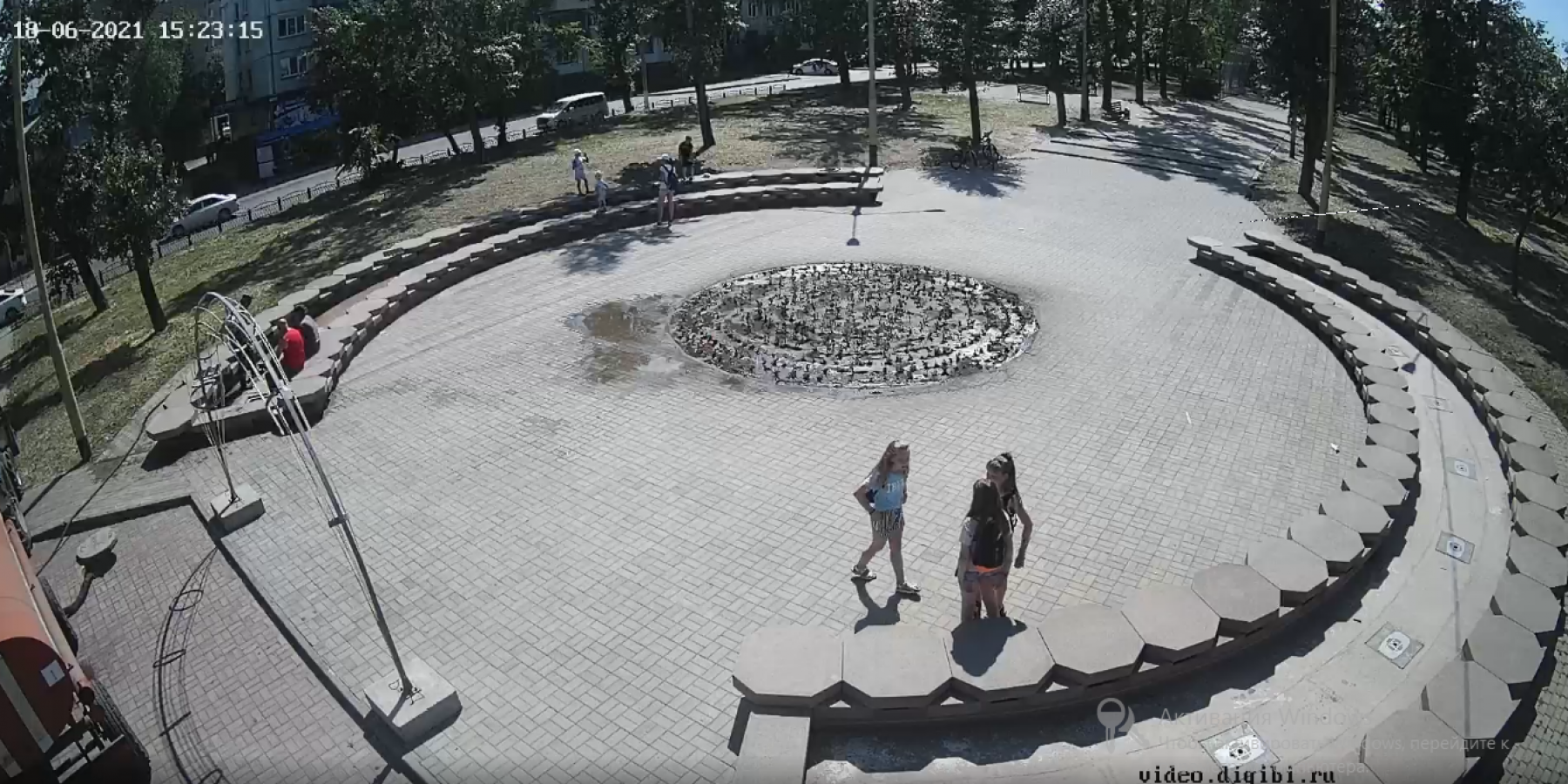 Фонтан на бульваре Вали Максимовой не работал из-за мусора и песка