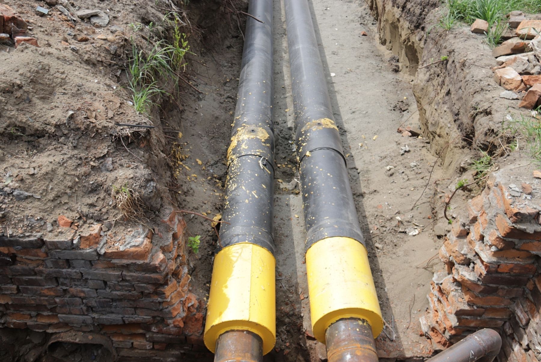 В Бийске проводят капремонт теплосетей без отключения горожан от горячей воды