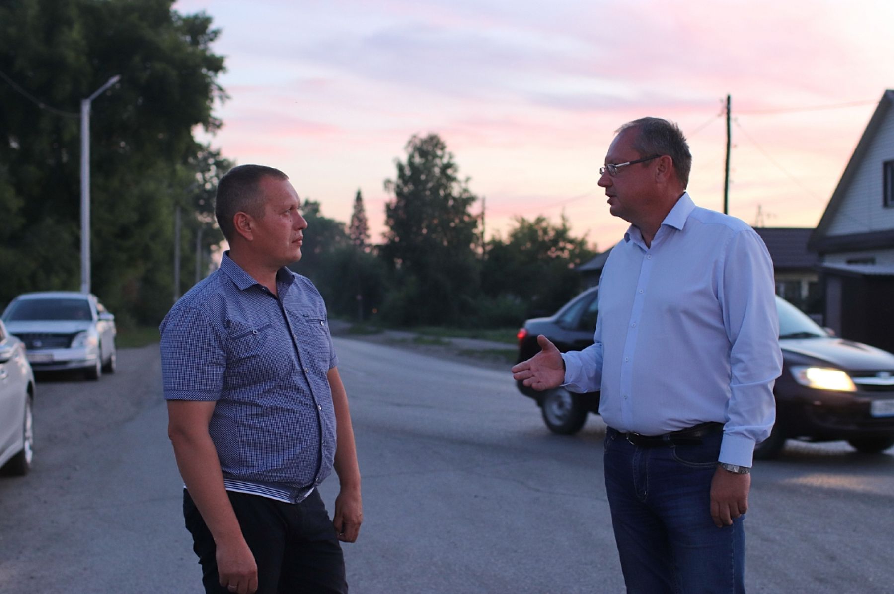 В Бийске меняют старые светильники и строят новые линии освещения