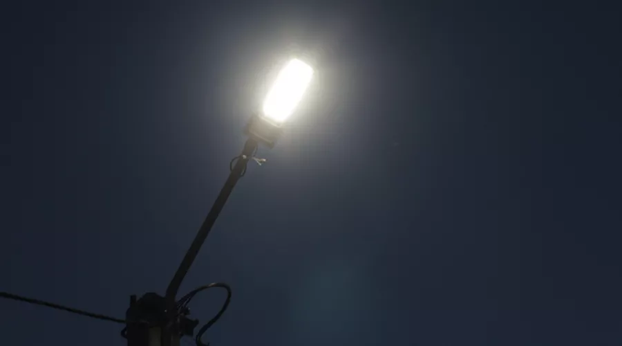 В Бийске меняют старые светильники и строят новые линии освещения