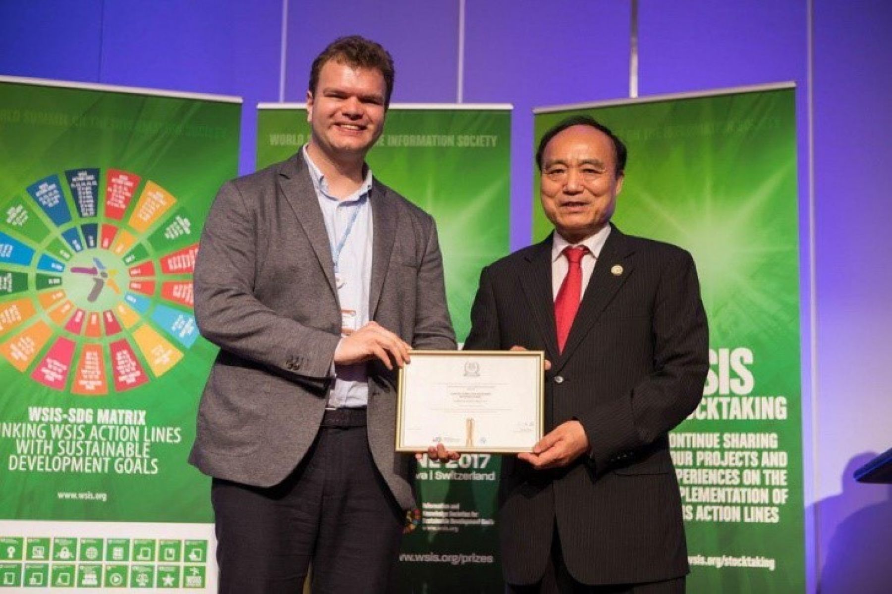 Программа компьютерного образования для детей вошла в топ-5 мировых проектов на главном IT-мероприятии года WSIS в Женеве