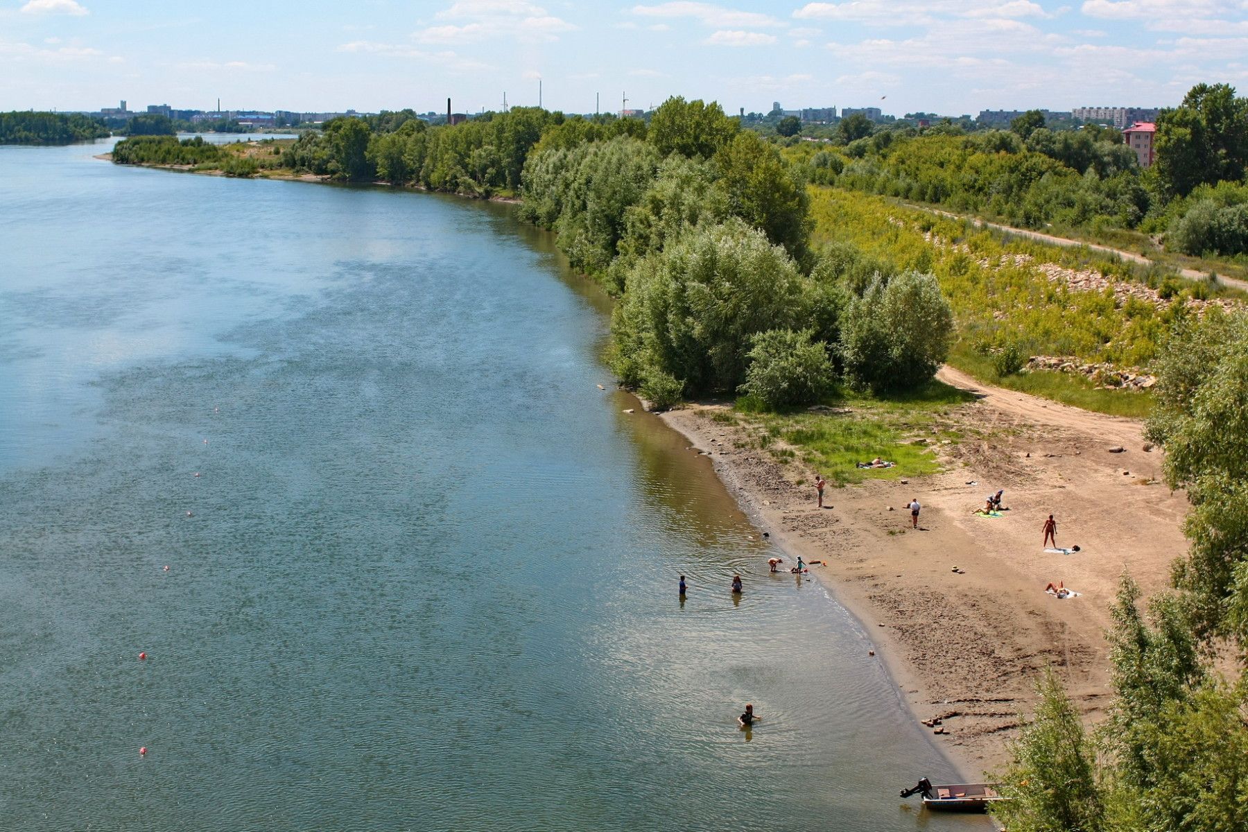 Вид на Центральный пляж с Коммунального моста